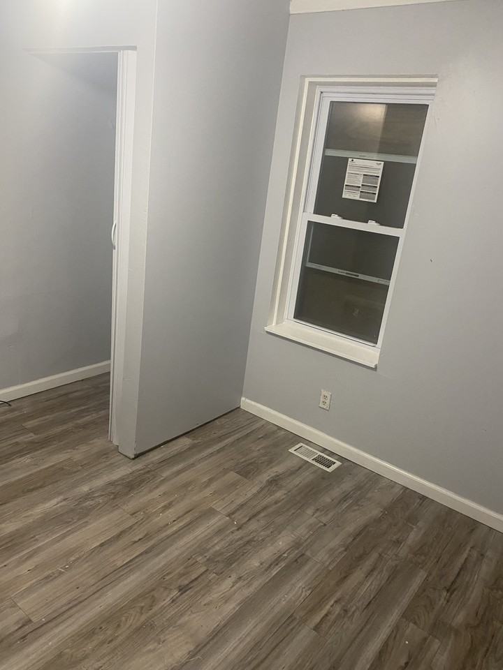 1910 Agnes St - Photo 6 of 13
