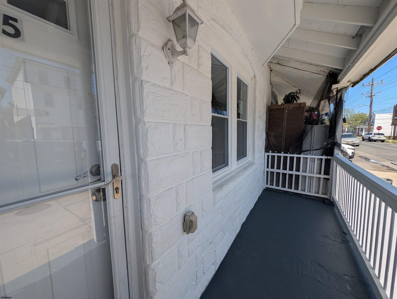 2015 Grant Ave - Photo 2 of 17
