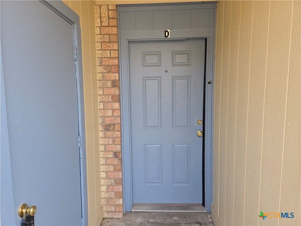904 Ticonderoga Dr - Photo 2 of 10