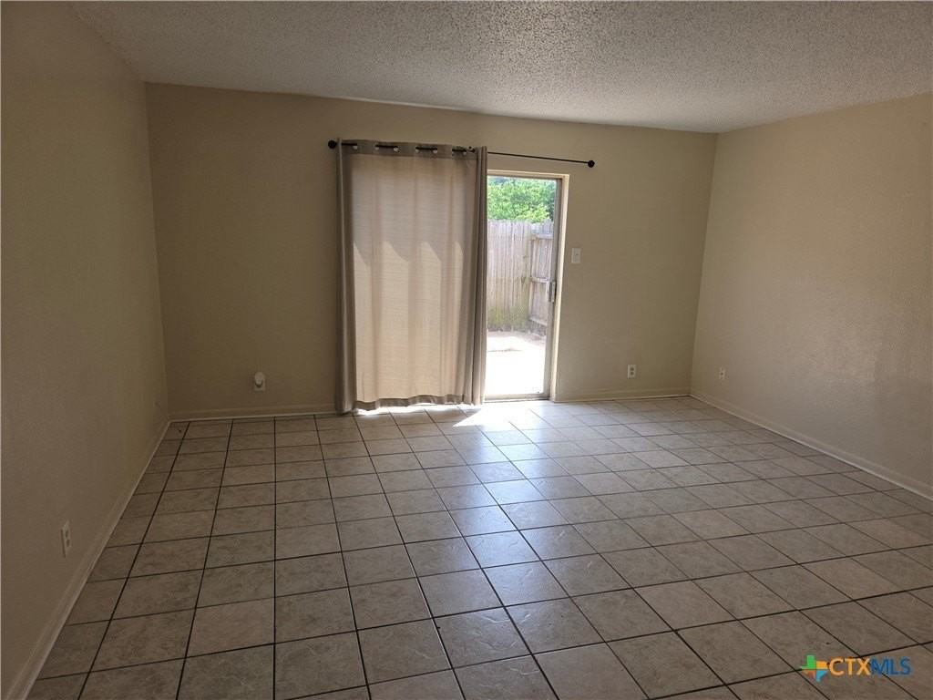 904 Ticonderoga Dr - Photo 5 of 10