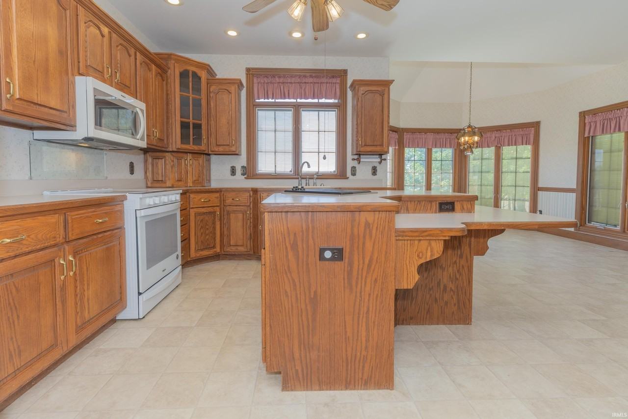 2155 Durlin Rd - Photo 6 of 31