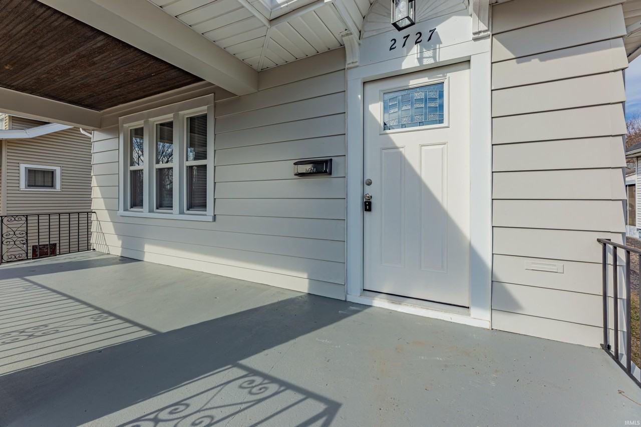 2727 Austin Ave - Photo 2 of 34