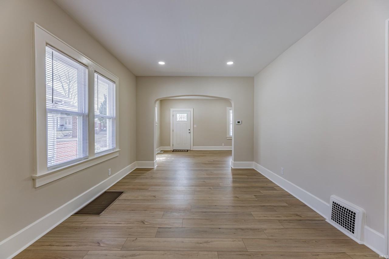 2727 Austin Ave - Photo 7 of 34