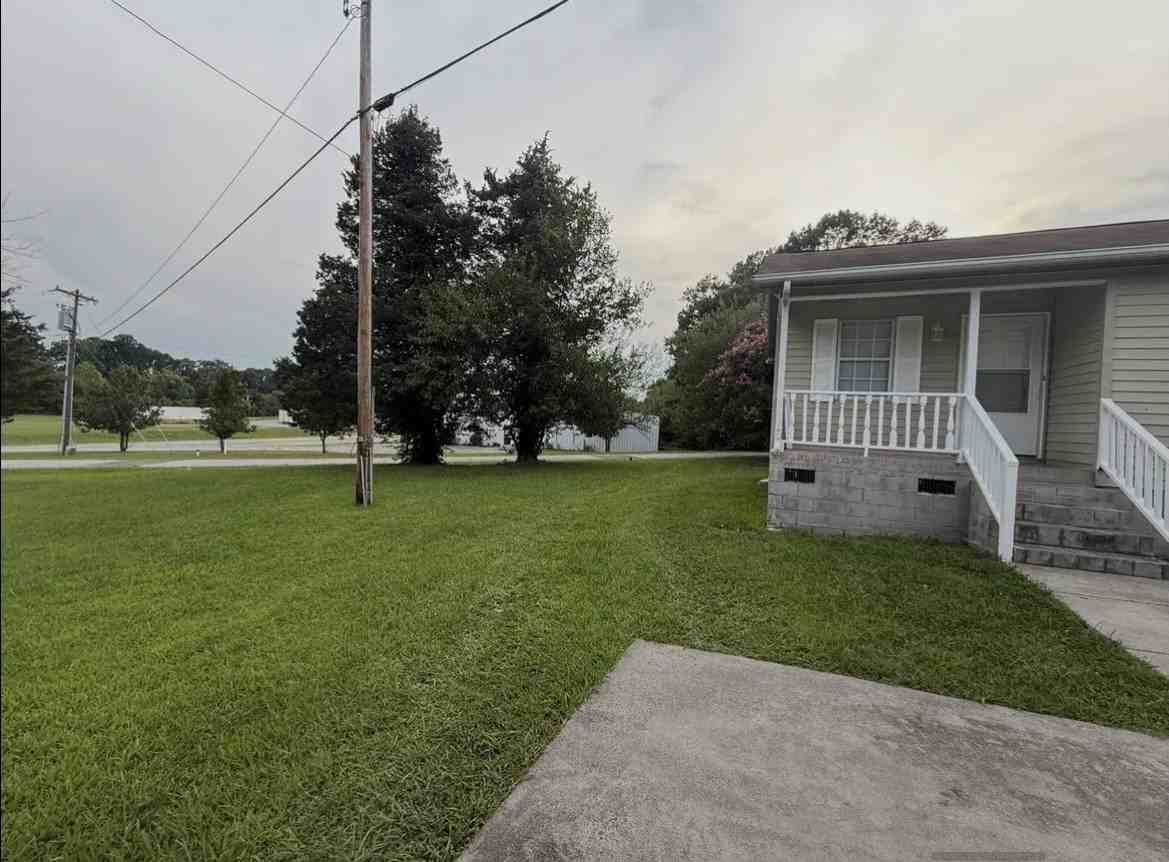 202 Charles St - Photo 2 of 5