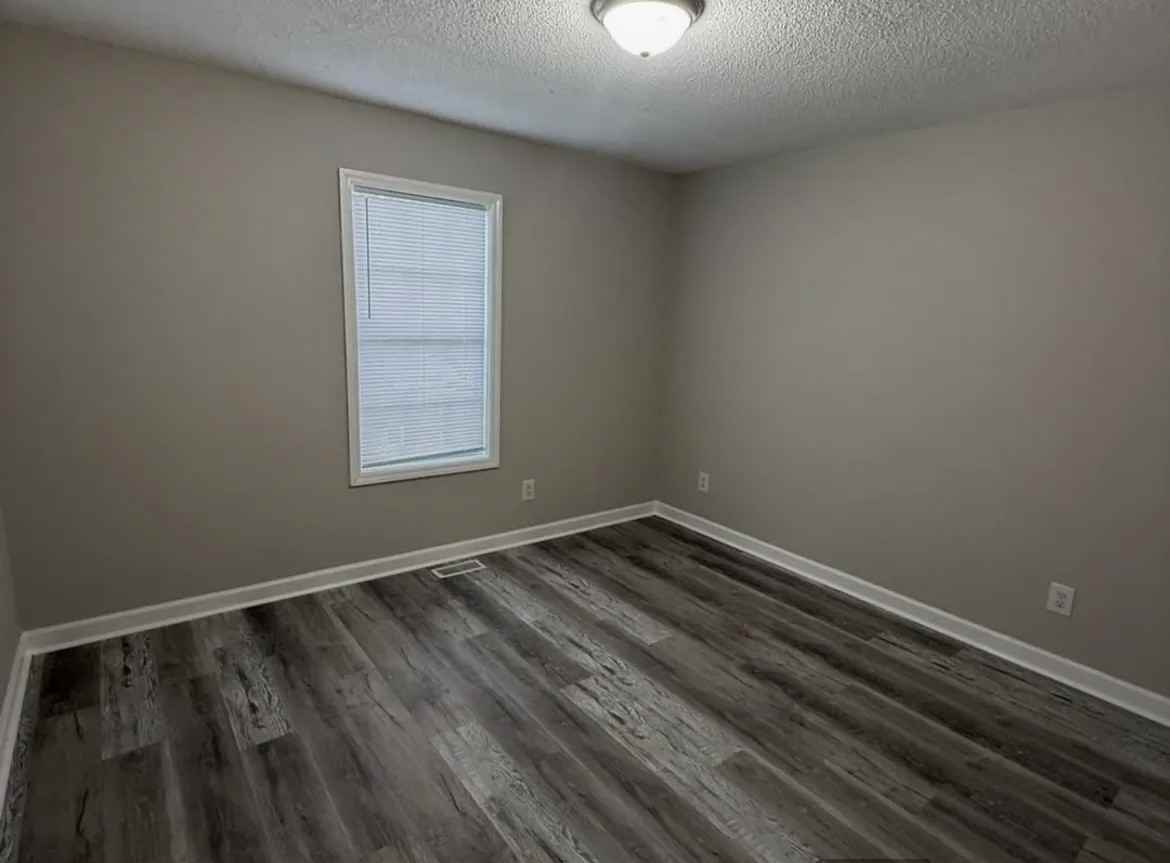 202 Charles St - Photo 5 of 5
