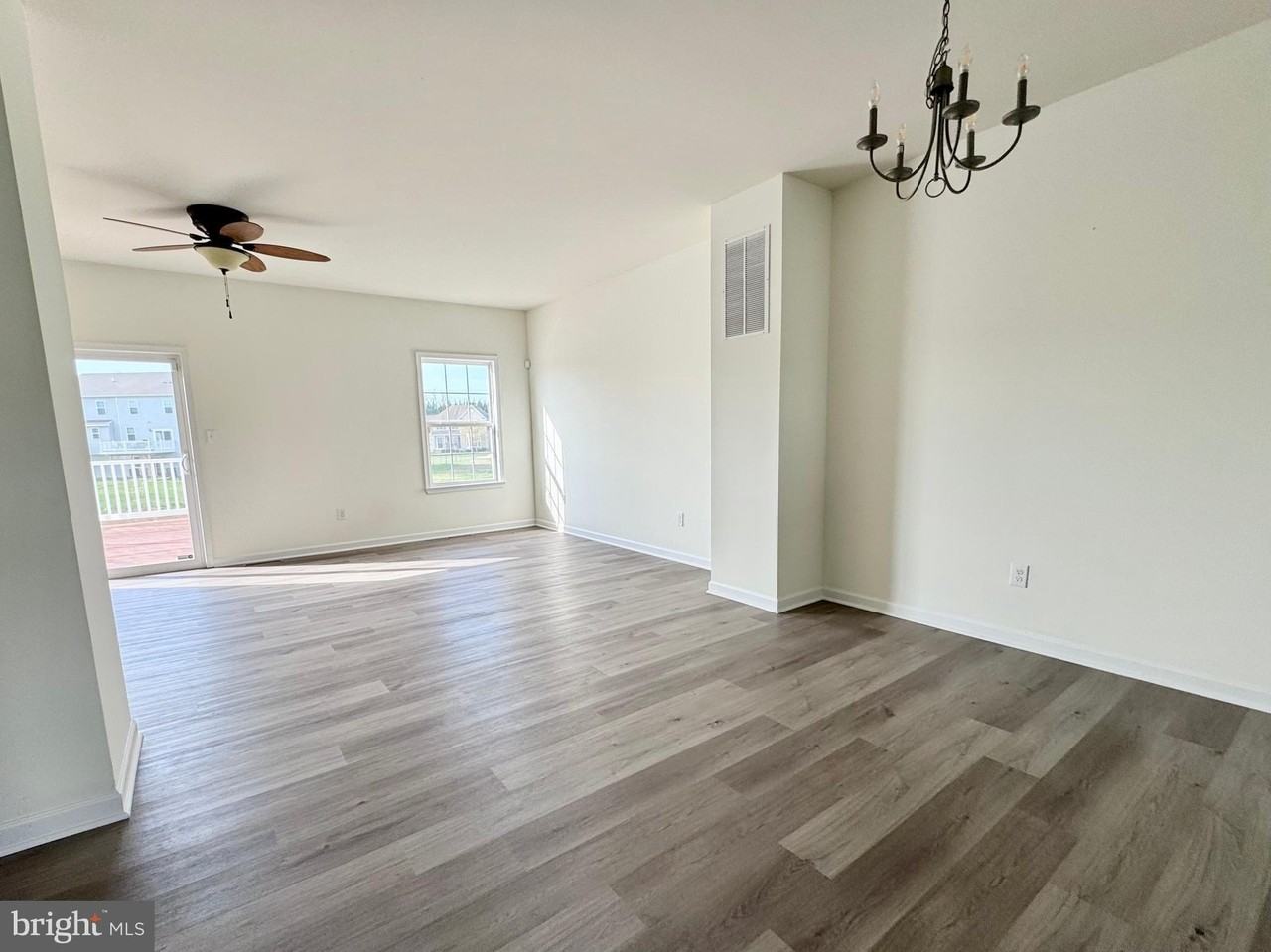 56 Nicholas Dr - Photo 3 of 23