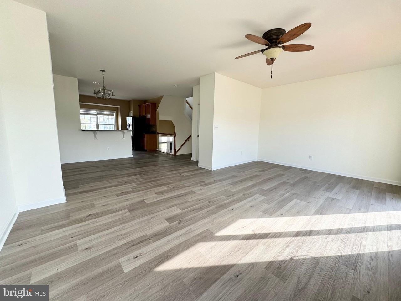 56 Nicholas Dr - Photo 4 of 23