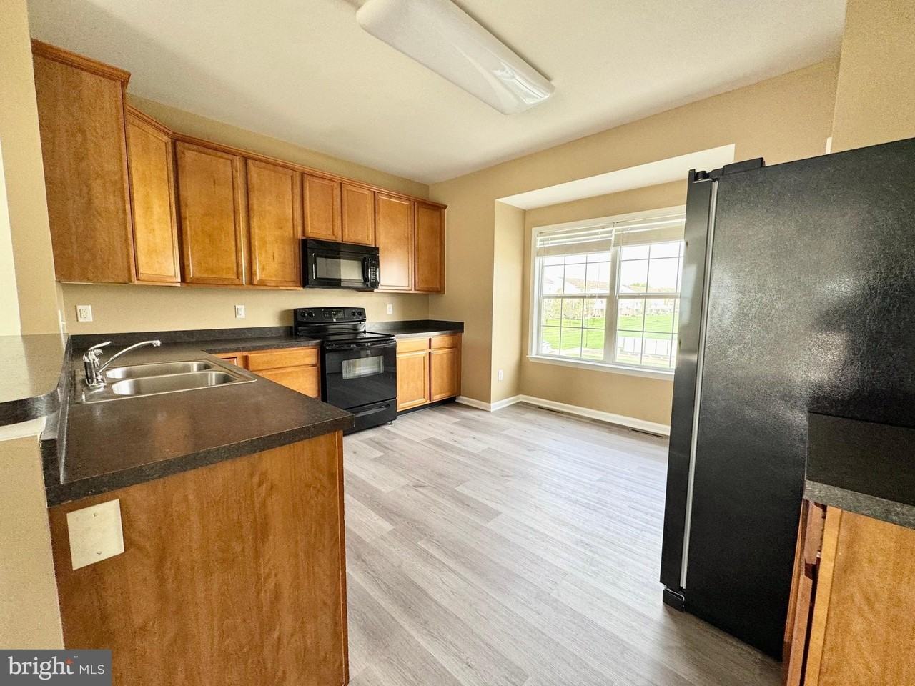 56 Nicholas Dr - Photo 5 of 23