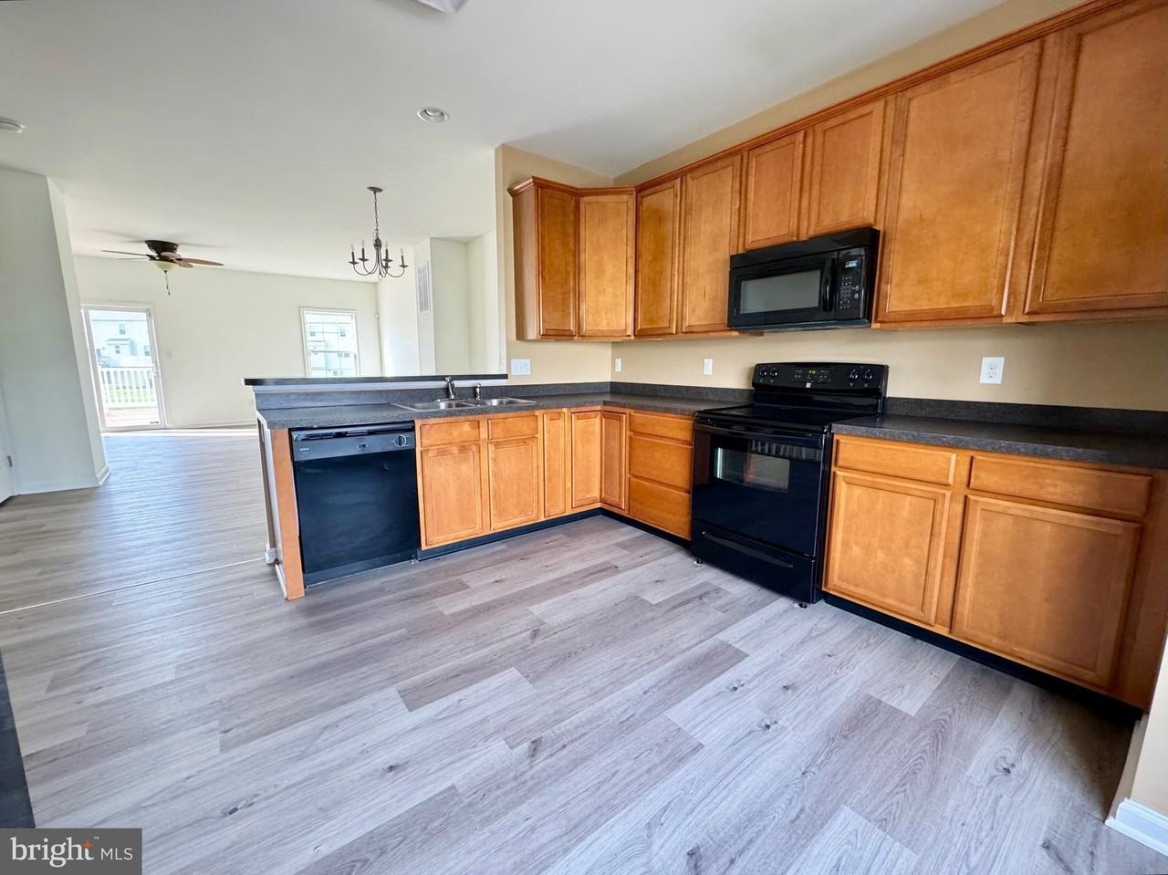 56 Nicholas Dr - Photo 7 of 23