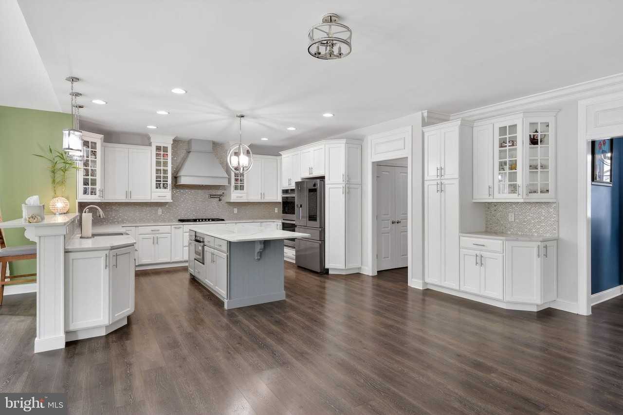 129 Meridian Blvd - Photo 4 of 42