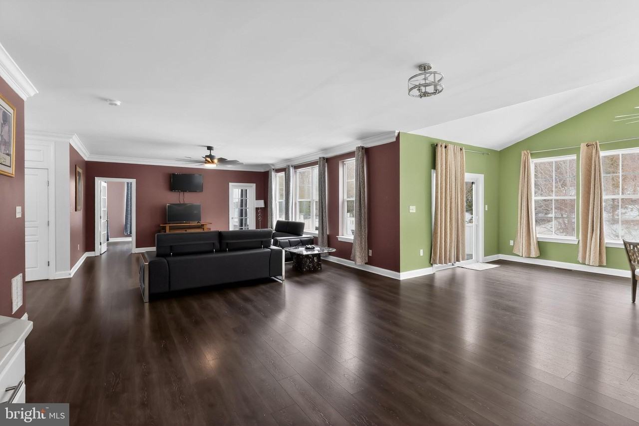 129 Meridian Blvd - Photo 6 of 42