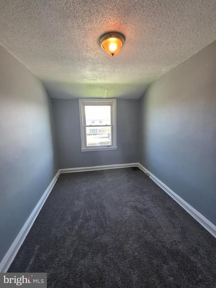 403 Greenhill Ave #2 - Photo 6 of 8