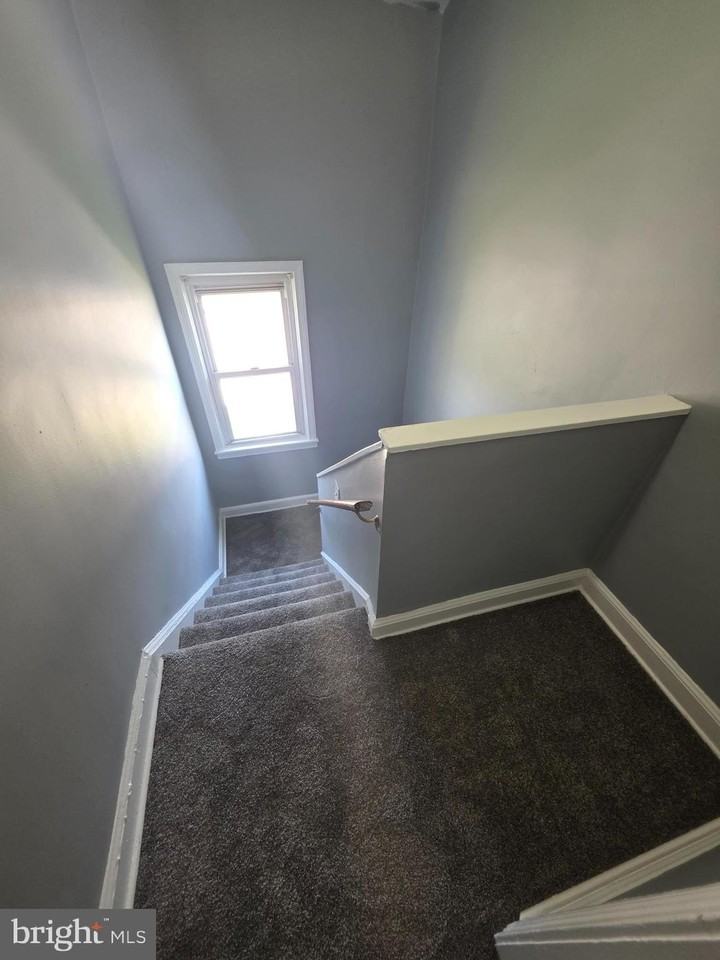 403 Greenhill Ave #2 - Photo 7 of 8