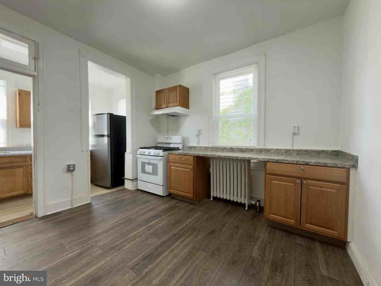 513 E 41st St - Photo 6 of 14