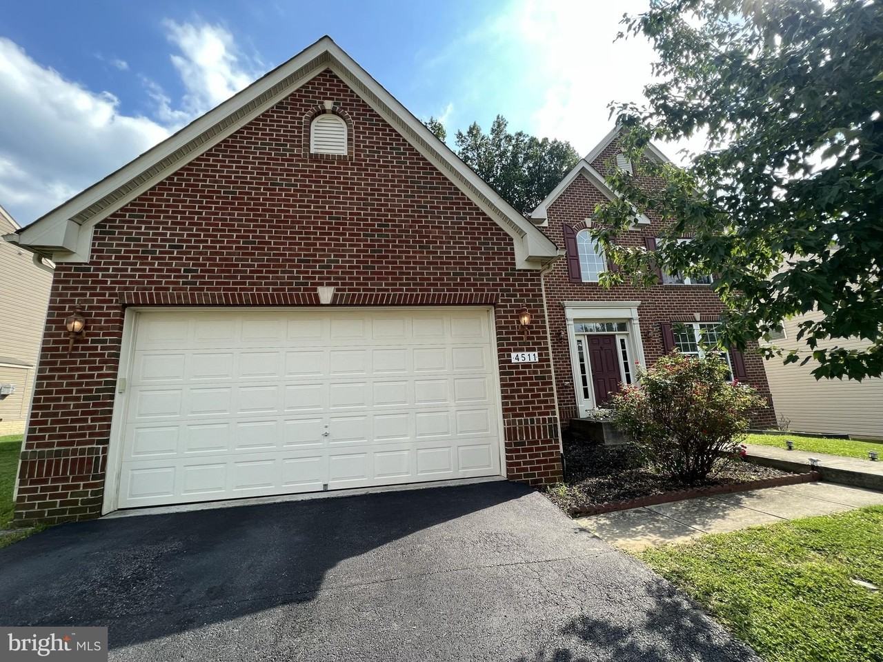 4511 Nightingale Ct - Photo 2 of 25
