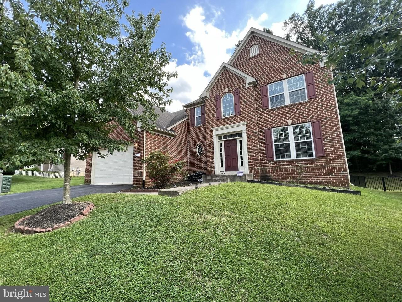 4511 Nightingale Ct - Photo 3 of 25