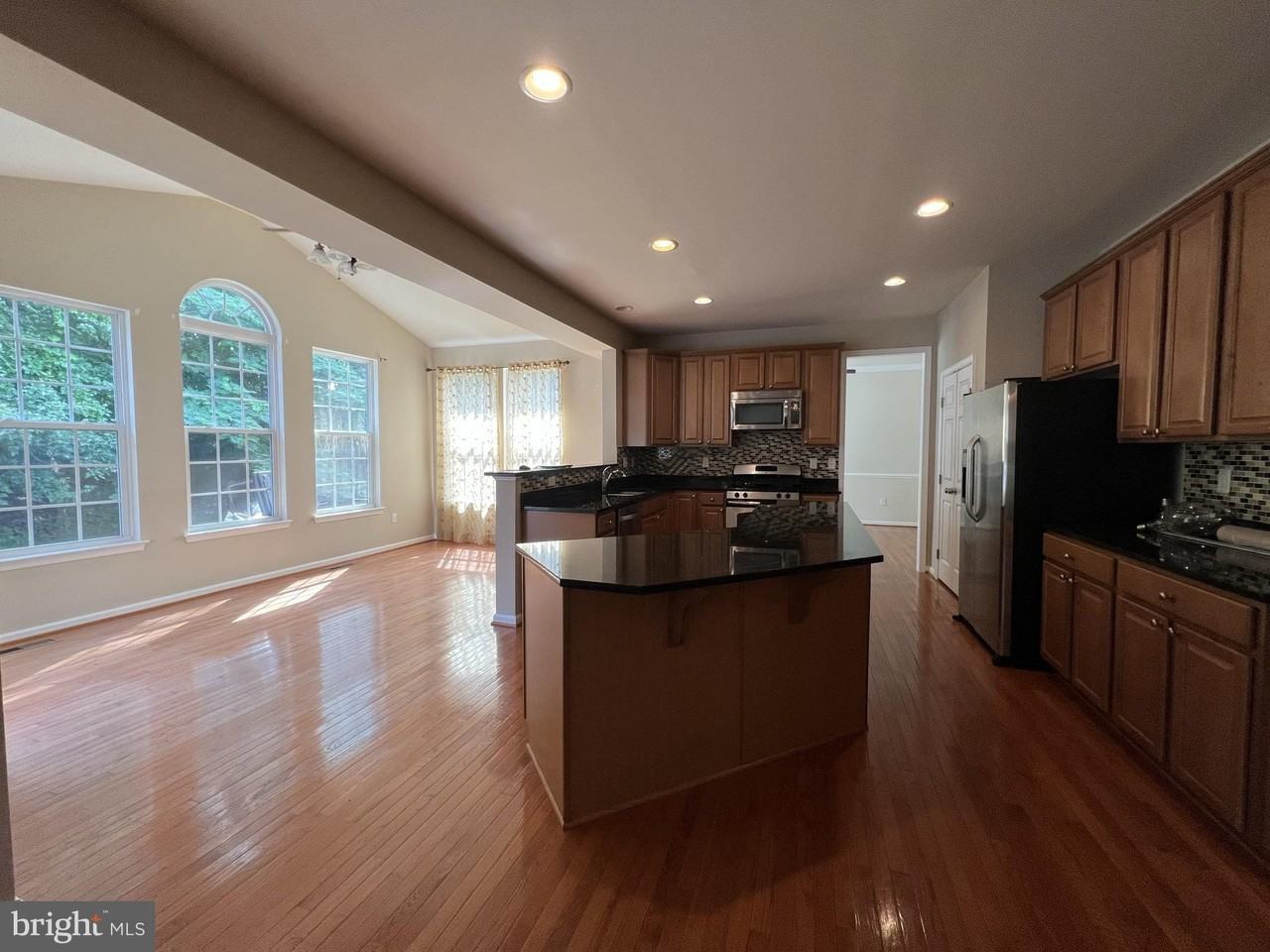 4511 Nightingale Ct - Photo 5 of 25