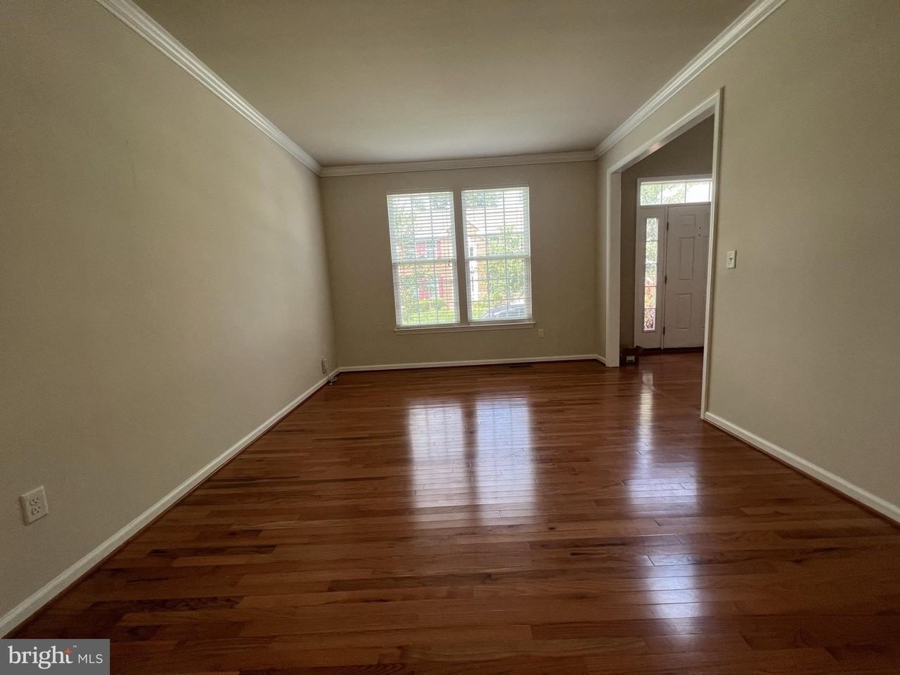 4511 Nightingale Ct - Photo 6 of 25