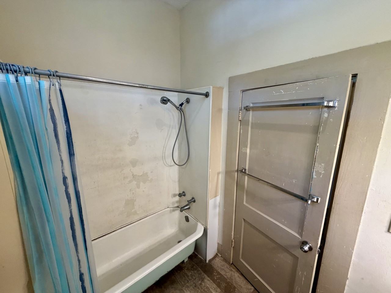 820 7th Ave N #4 - Photo 2 of 9