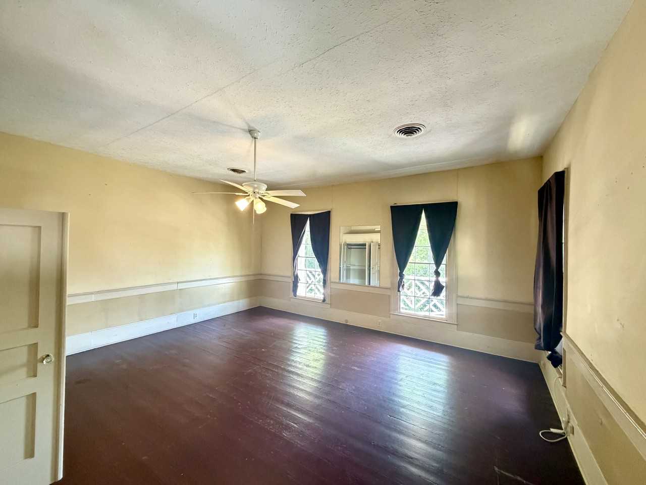 820 7th Ave N #4 - Photo 4 of 9