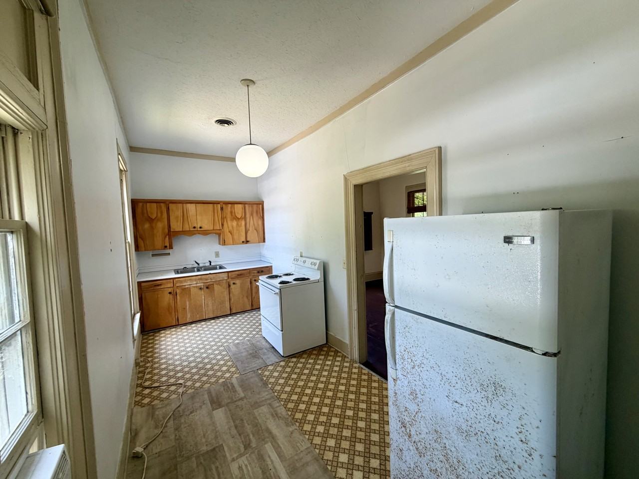 820 7th Ave N #4 - Photo 7 of 9