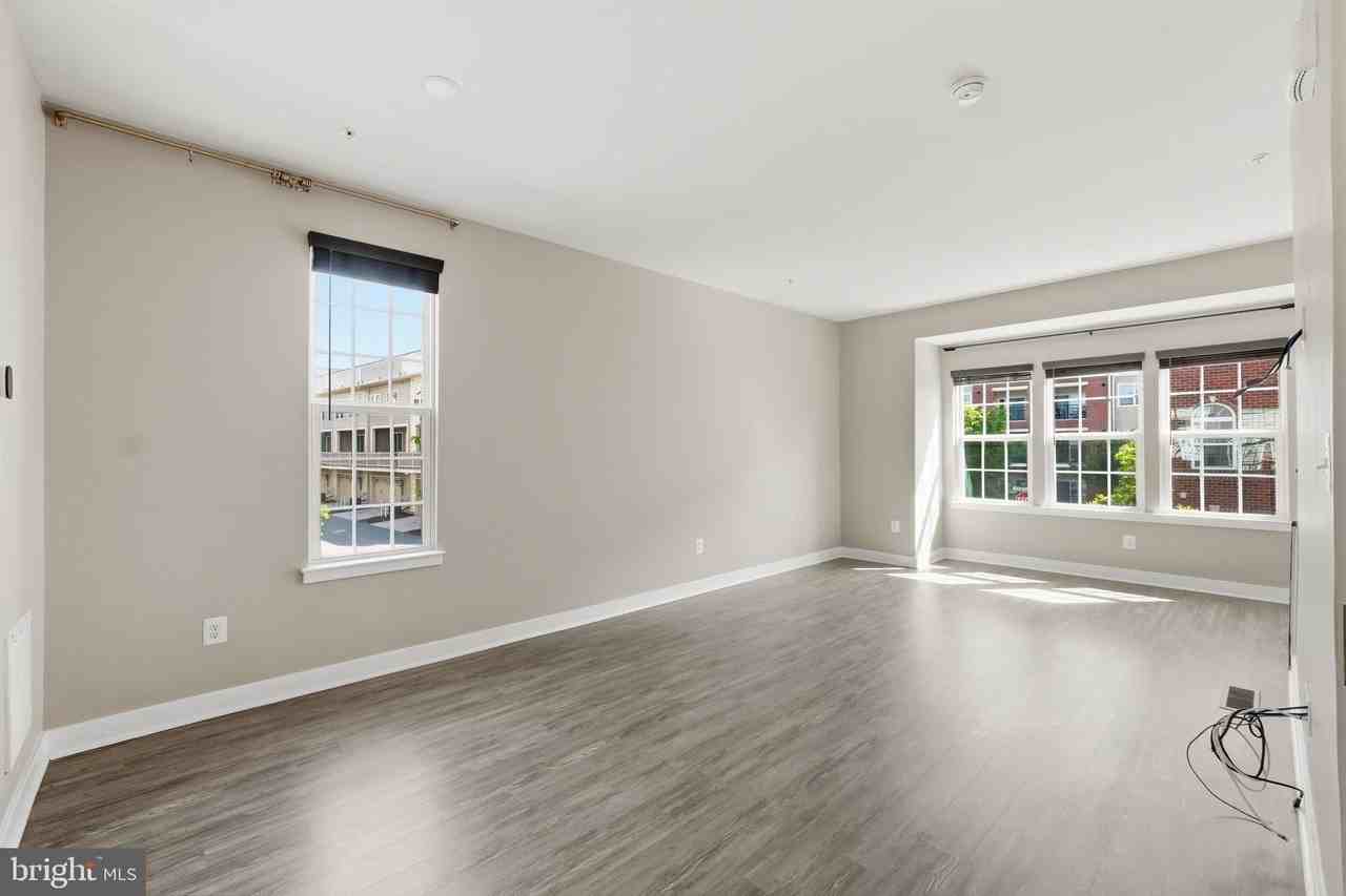 8110 Miner St - Photo 5 of 31