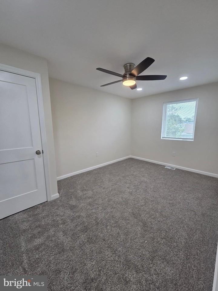 102 E Clements Bridge Rd #2 - Photo 6 of 17