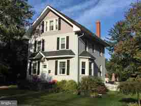 428 Lakeview Ave - Photo 1 of 1