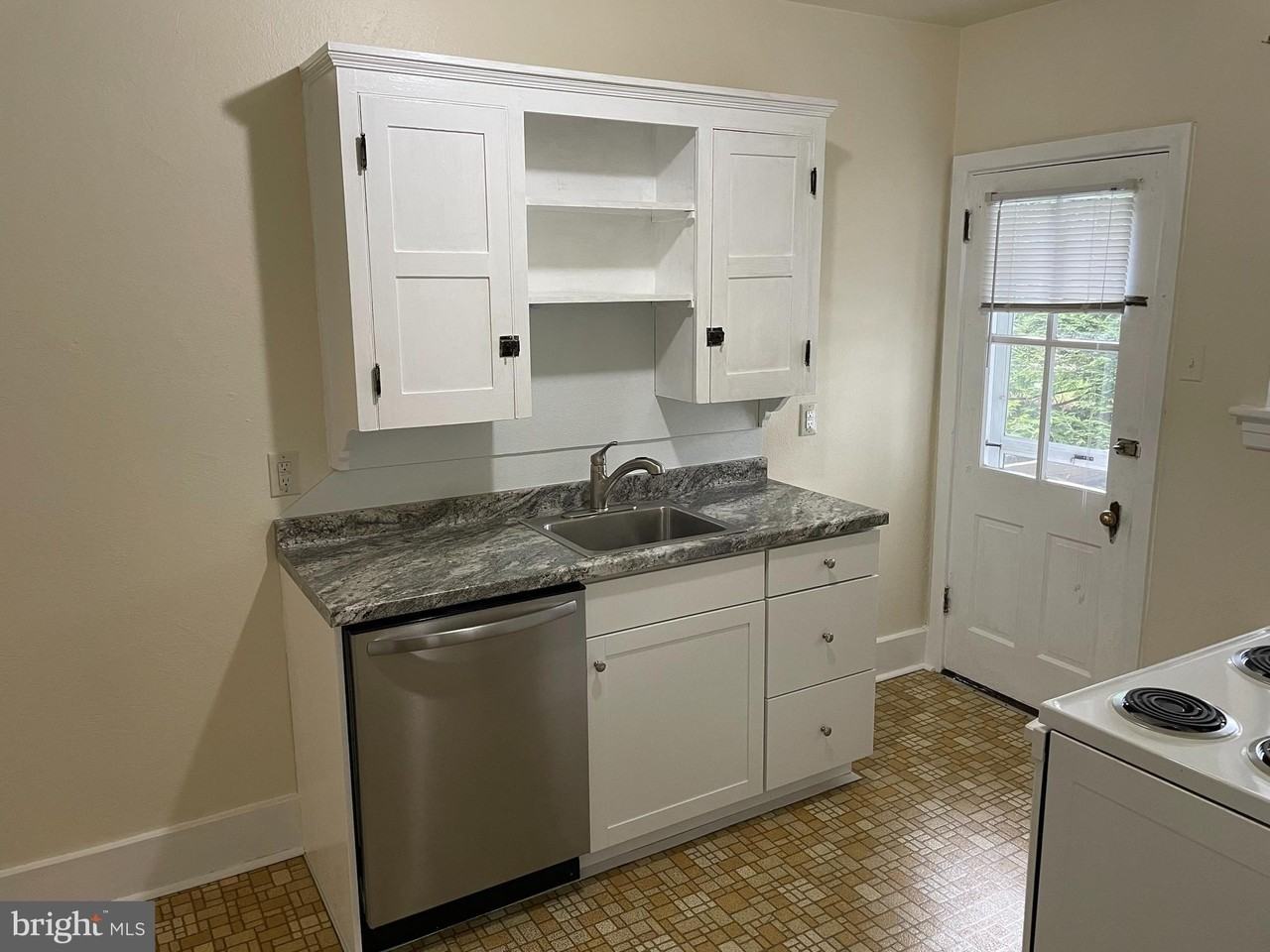 5 E Maplewood Ave #1 - Photo 2 of 15