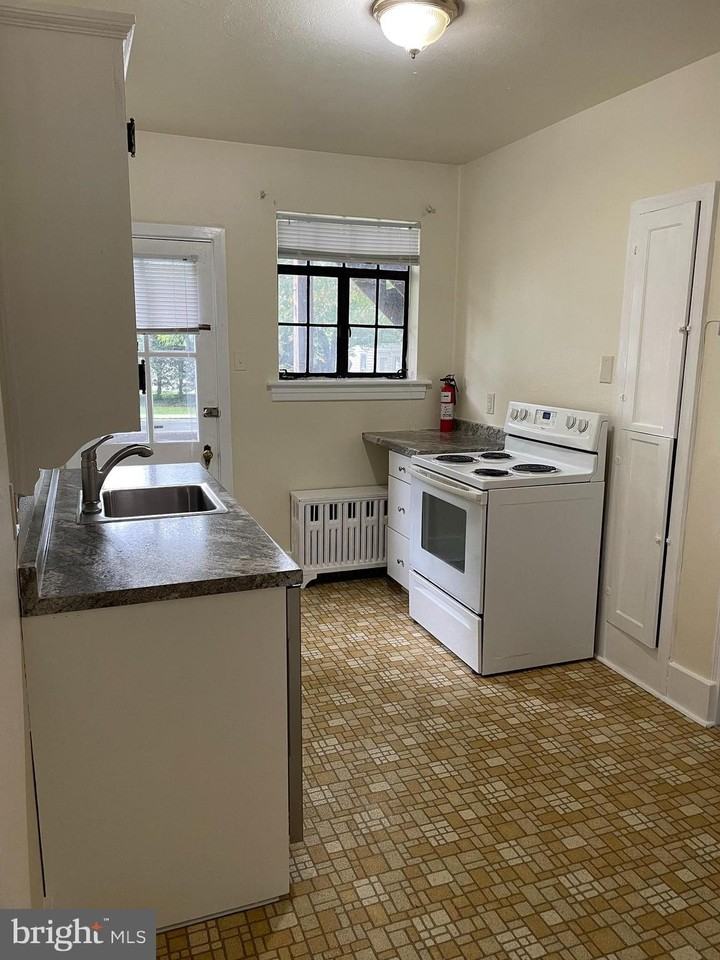 5 E Maplewood Ave #1 - Photo 3 of 15