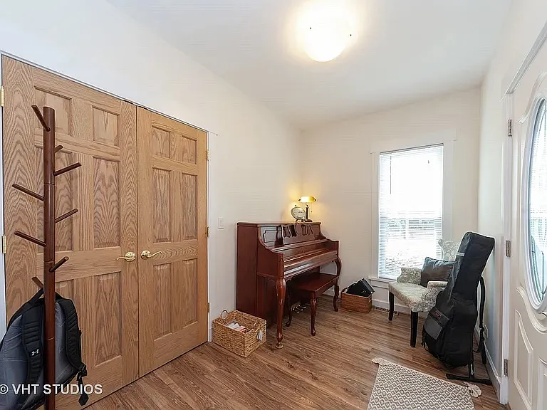 23197 N Prairie Rd - Photo 4 of 14