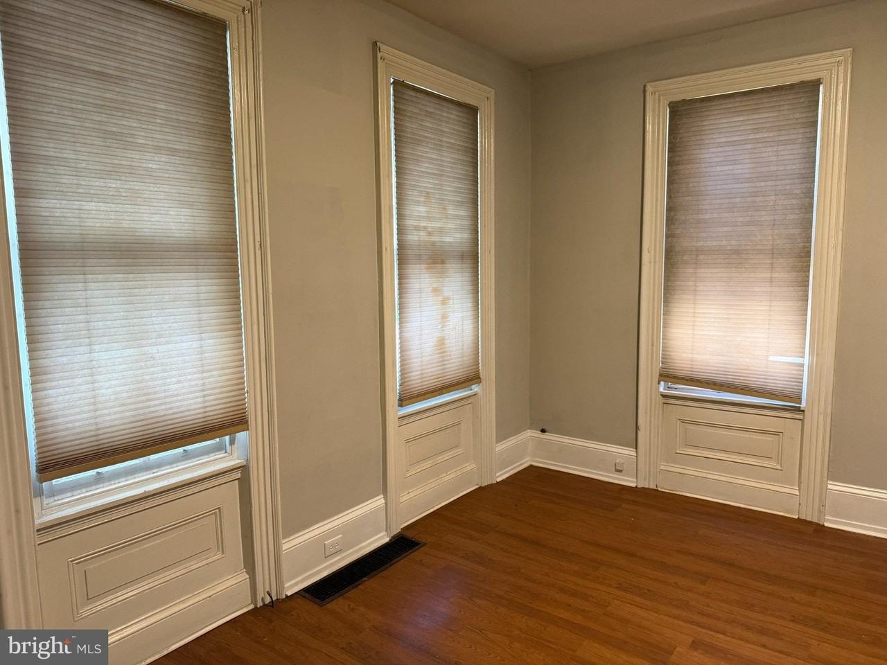 310 N Charlotte St - Photo 4 of 26