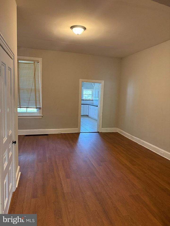 310 N Charlotte St - Photo 7 of 26