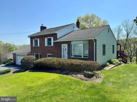 featured image of 1032 Palm Hill Rd