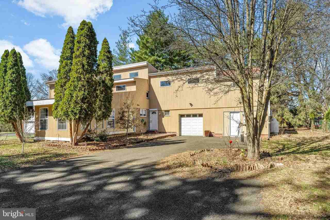 216 Columbia Ave - Photo 2 of 50