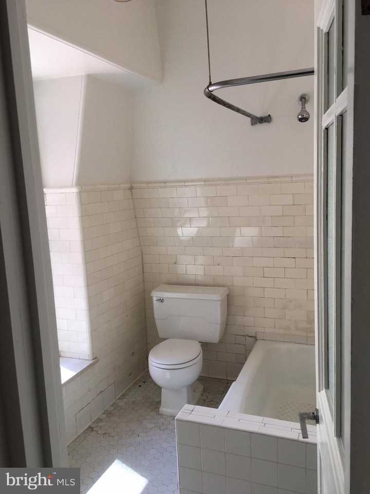 235 S 21st St #3R - Photo 7 of 10