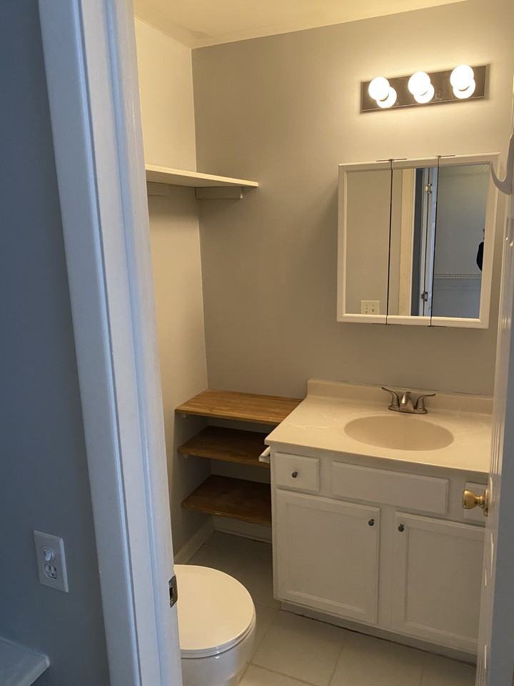 220 W Colfax St - Photo 2 of 16