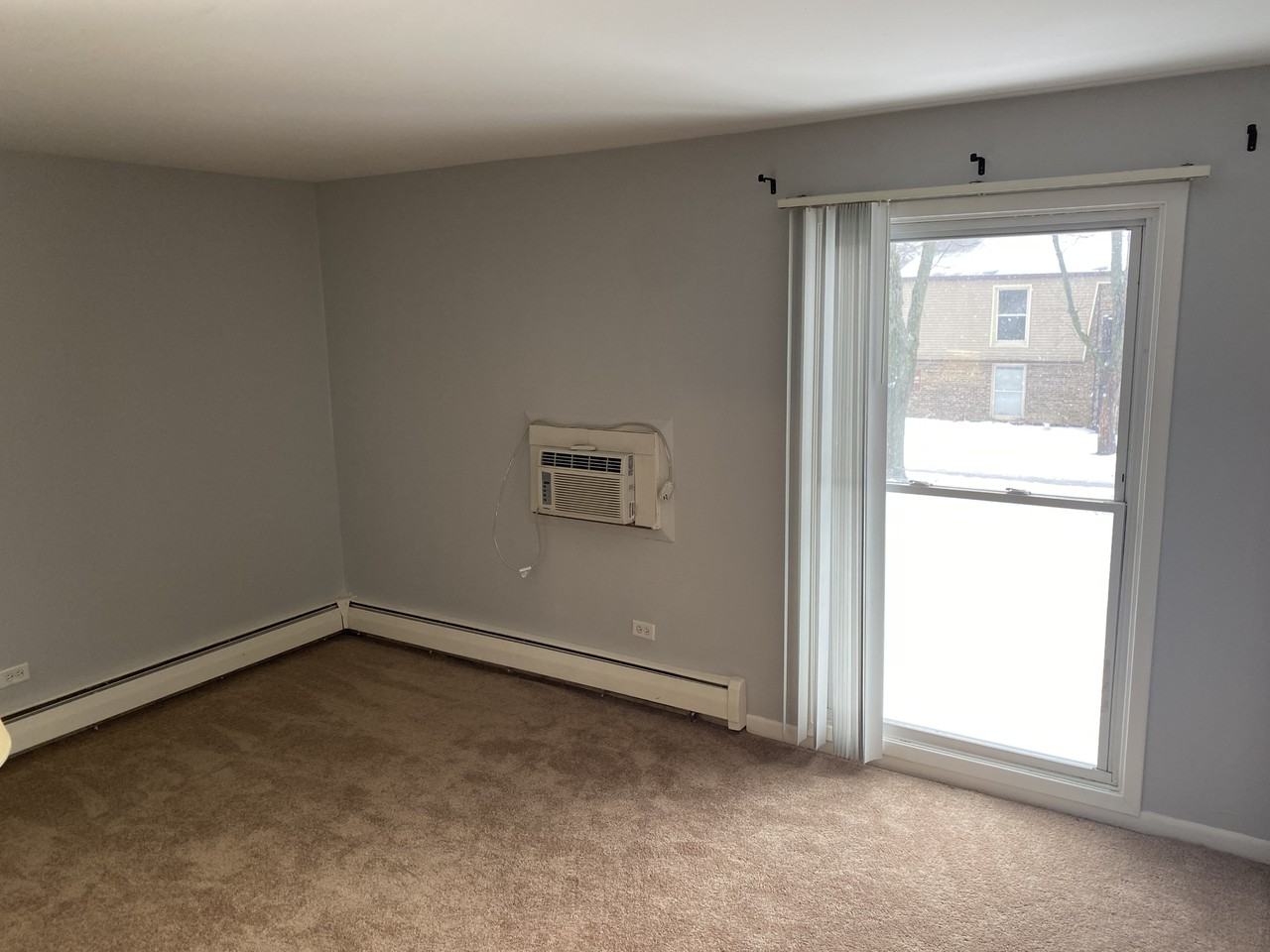 220 W Colfax St - Photo 4 of 16