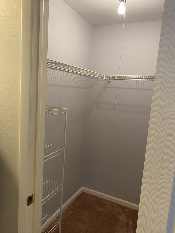 220 W Colfax St - Photo 6 of 16