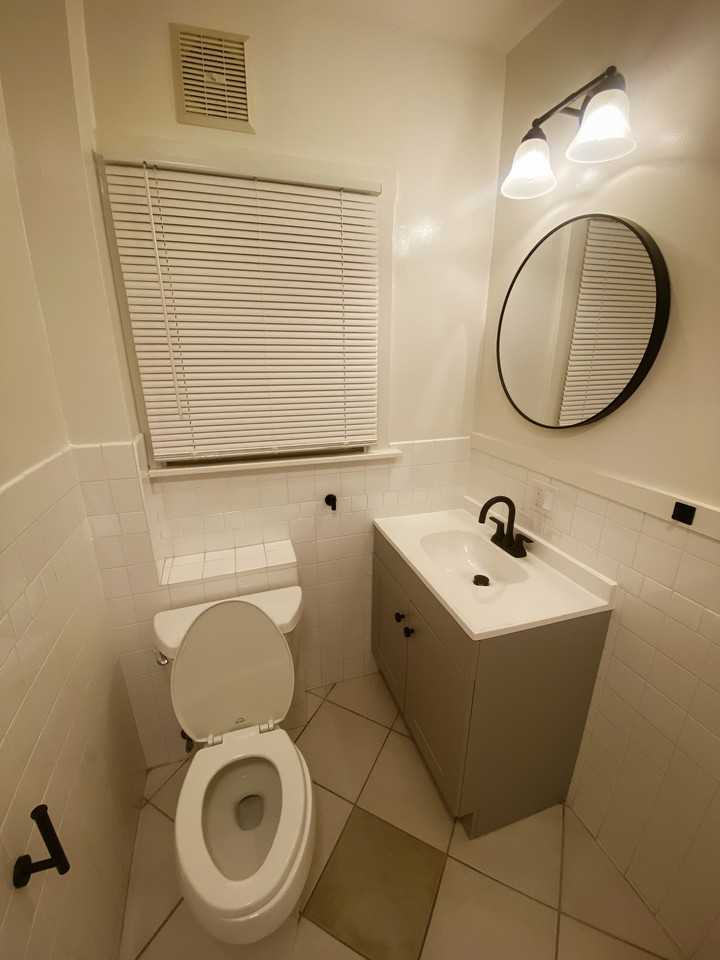 315 E 15th St #315 - Photo 4 of 11