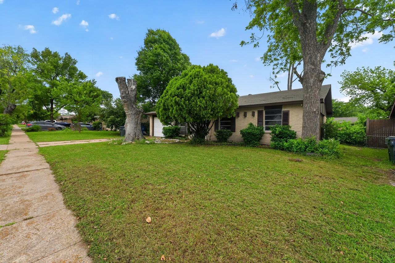 302 Independence Dr - Photo 4 of 30