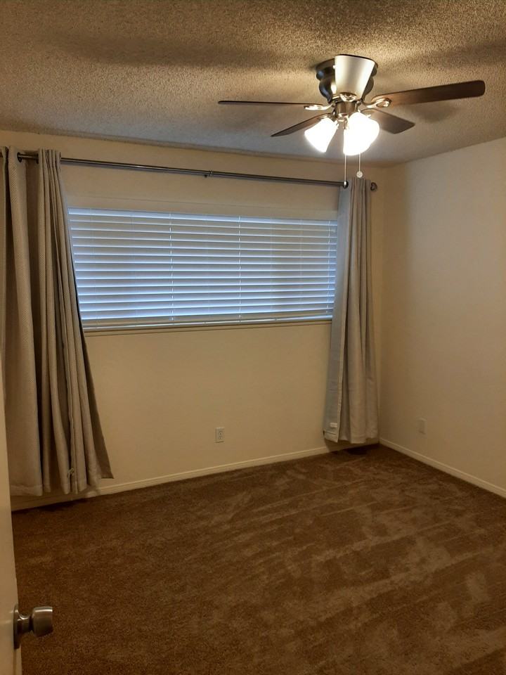 2645 Yardarm Ave - Photo 5 of 9
