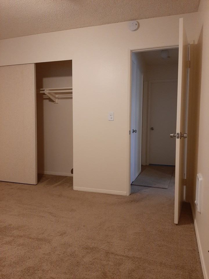 2645 Yardarm Ave - Photo 6 of 9