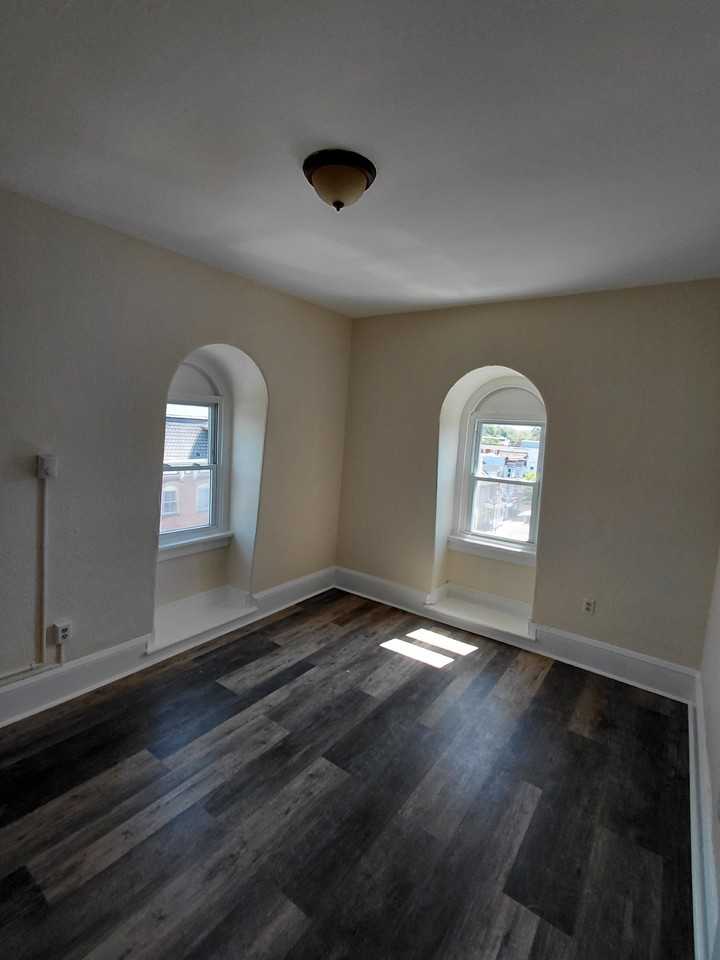 398 S Main St #5 - Photo 3 of 21