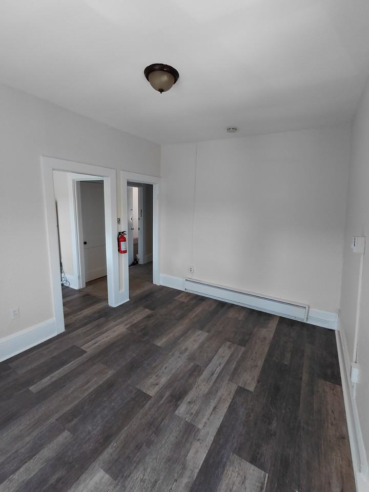 398 S Main St #5 - Photo 5 of 21
