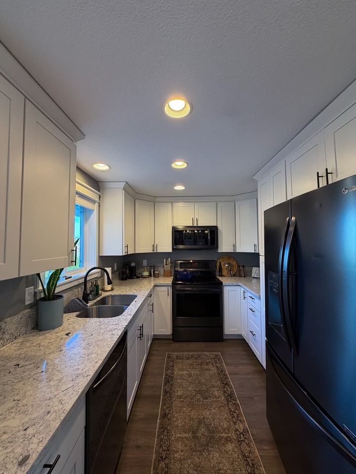 5137 Nw 172nd Pl - Photo 5 of 19
