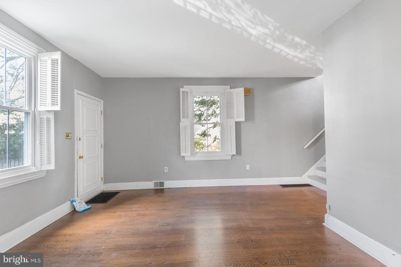 40 W Southampton Ave - Photo 5 of 37