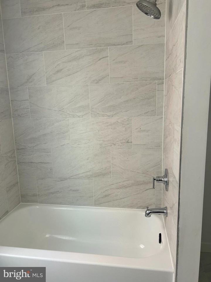 2035 W Toronto St #2 - Photo 4 of 11