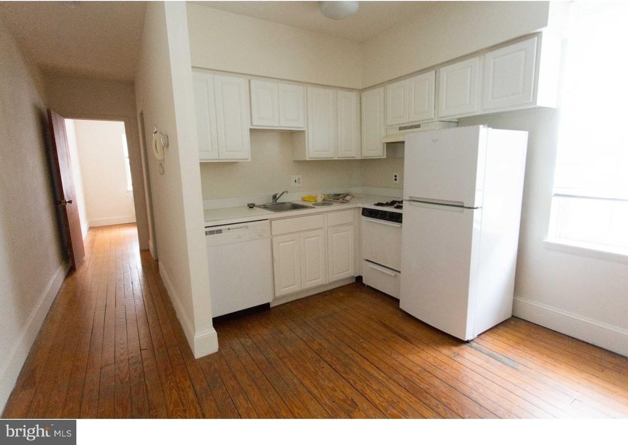 729 Spruce St #3R - Photo 3 of 12