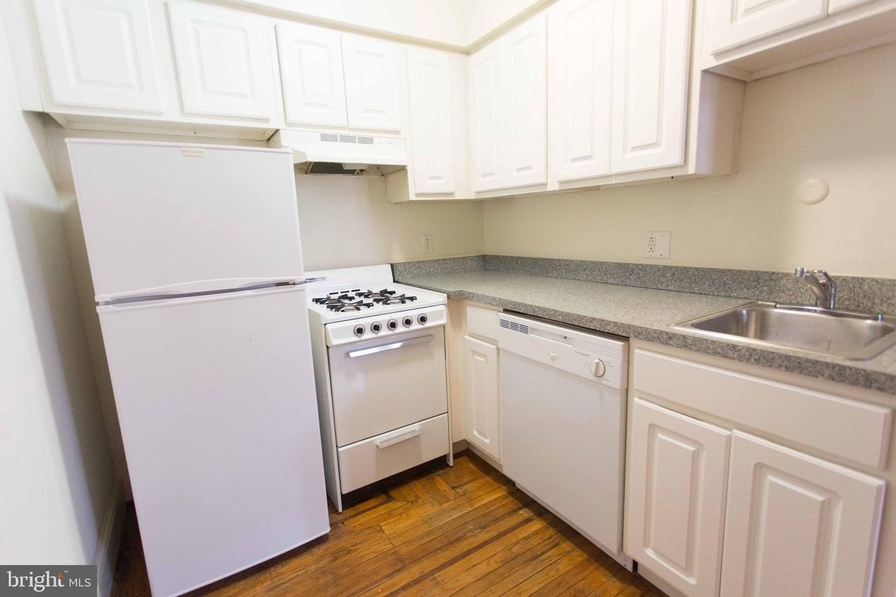 723 Spruce St #2F - Photo 5 of 15
